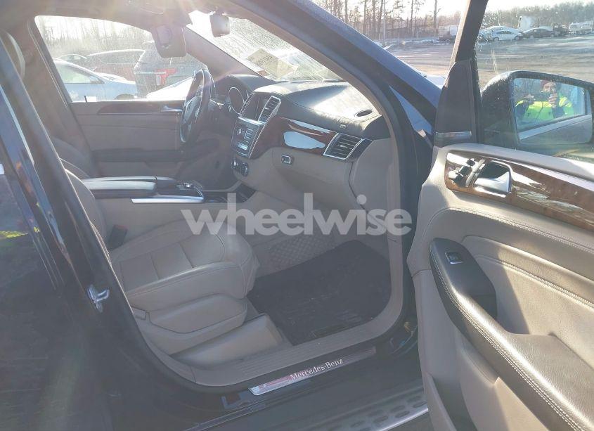 Photo 5 of 2015 Mercedes-benz Ml 400 4MATIC (VIN 4JGDA5GB3FA469911)