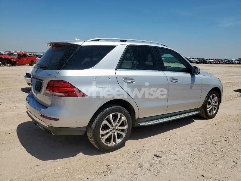 Photo 11 of 2019 MERCEDES-BENZ GLE 400 4MATIC (VIN 4JGDA5GB5KB207053)