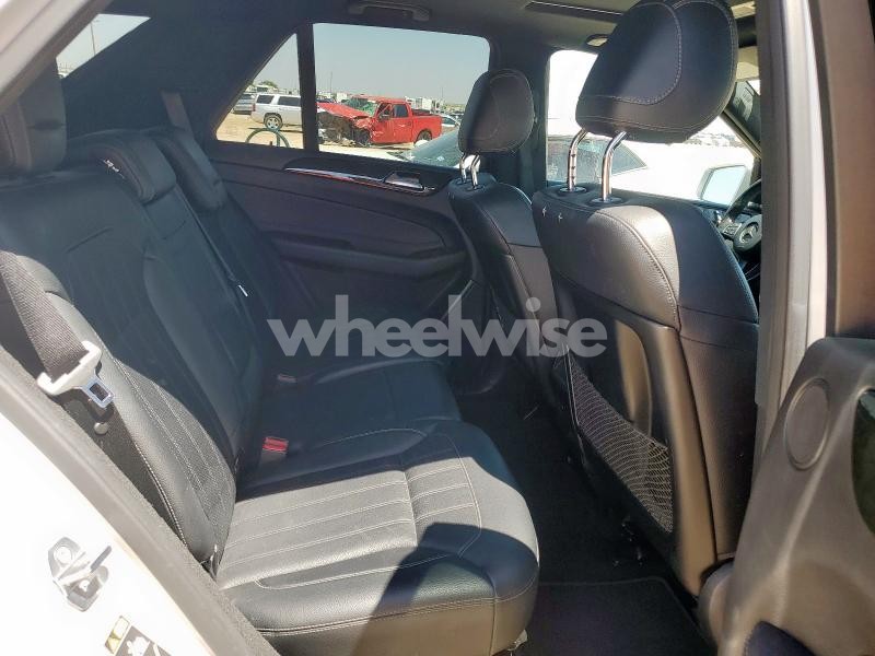 Photo 13 of 2019 MERCEDES-BENZ GLE 400 4MATIC (VIN 4JGDA5GB5KB207053)