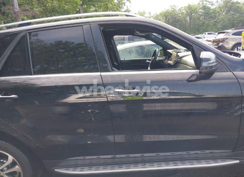 Photo 12 of 2019 Mercedes-benz Gle 400 4MATIC (VIN 4JGDA5GB5KB218442)