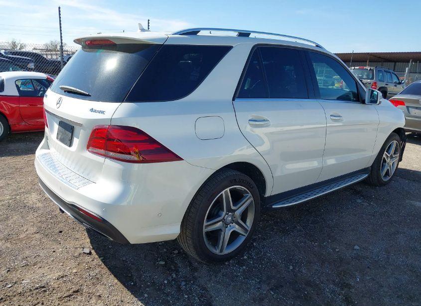 Photo 4 of 2016 Mercedes-benz Gle 400 4MATIC (VIN 4JGDA5GB9GA633549)