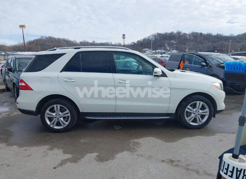 Photo 13 of 2013 Mercedes-benz Ml 350 4MATIC (VIN 4JGDA5HB0DA111872)