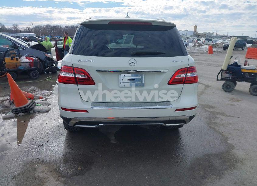 Photo 16 of 2013 Mercedes-benz Ml 350 4MATIC (VIN 4JGDA5HB0DA111872)