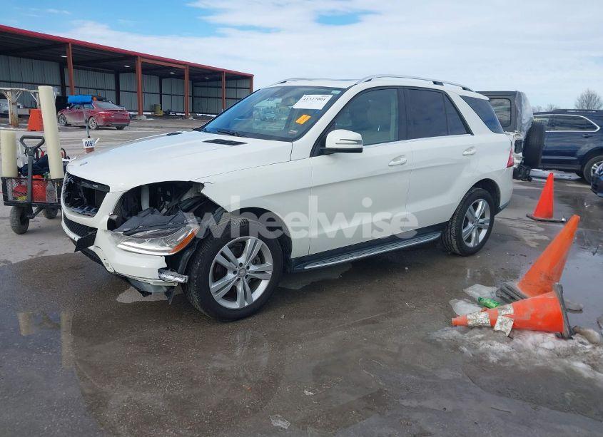 Photo 2 of 2013 Mercedes-benz Ml 350 4MATIC (VIN 4JGDA5HB0DA111872)