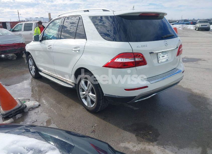 Photo 3 of 2013 Mercedes-benz Ml 350 4MATIC (VIN 4JGDA5HB0DA111872)