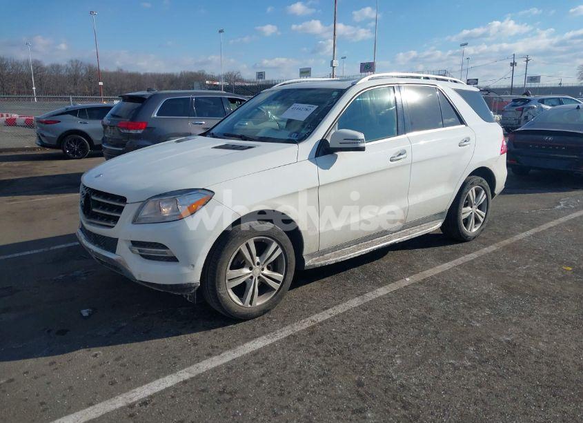 Photo 2 of 2015 Mercedes-benz Ml 350 4MATIC (VIN 4JGDA5HB0FA585890)