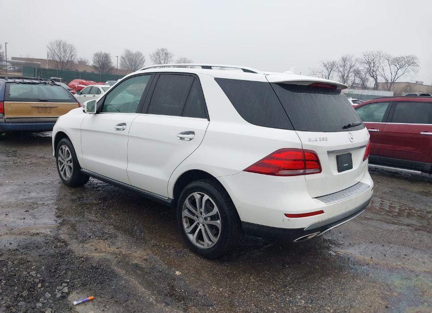 Photo 3 of 2016 Mercedes-benz Gle 350 4MATIC (VIN 4JGDA5HB0GA632045)