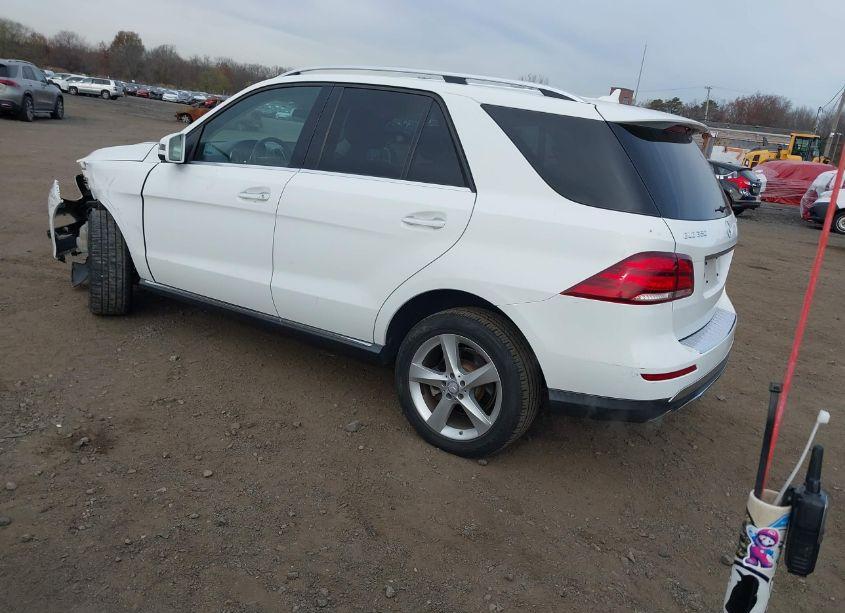 Photo 3 of 2016 Mercedes-benz Gle 350 4MATIC (VIN 4JGDA5HB0GA799313)