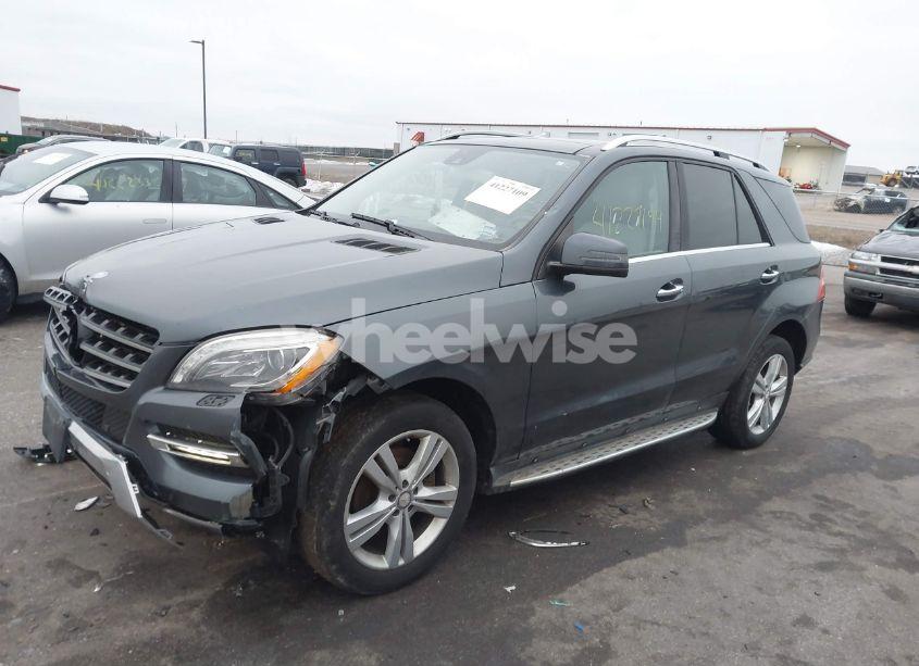 Photo 2 of 2013 Mercedes-benz Ml 350 4MATIC (VIN 4JGDA5HB1DA250182)