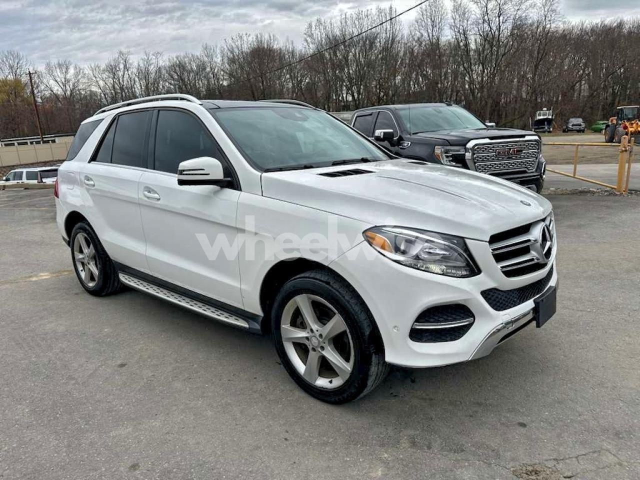 Photo 4 of 2017 MERCEDES-BENZ GLE 350 4MATIC (VIN 4JGDA5HB1HA829288)