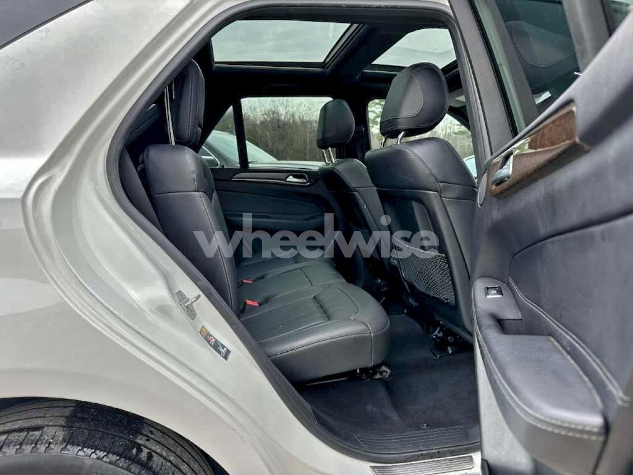 Photo 8 of 2017 MERCEDES-BENZ GLE 350 4MATIC (VIN 4JGDA5HB1HA829288)