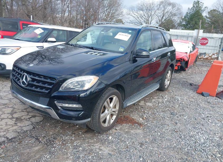 Photo 2 of 2013 Mercedes-benz Ml 350 4MATIC (VIN 4JGDA5HB3DA180880)