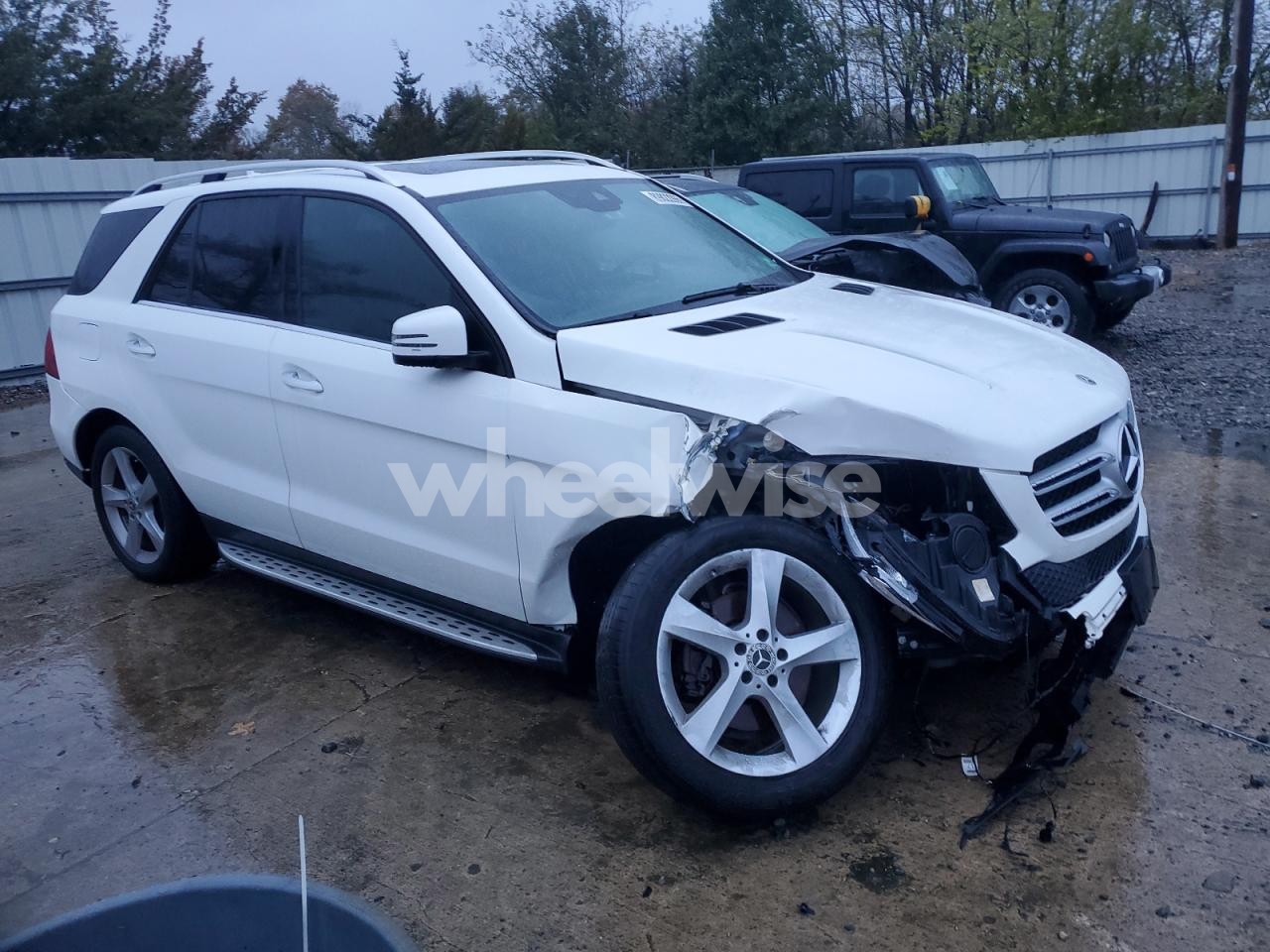 Photo 4 of 2018 MERCEDES-BENZ GLE 350 4MATIC (VIN 4JGDA5HB3JB082051)