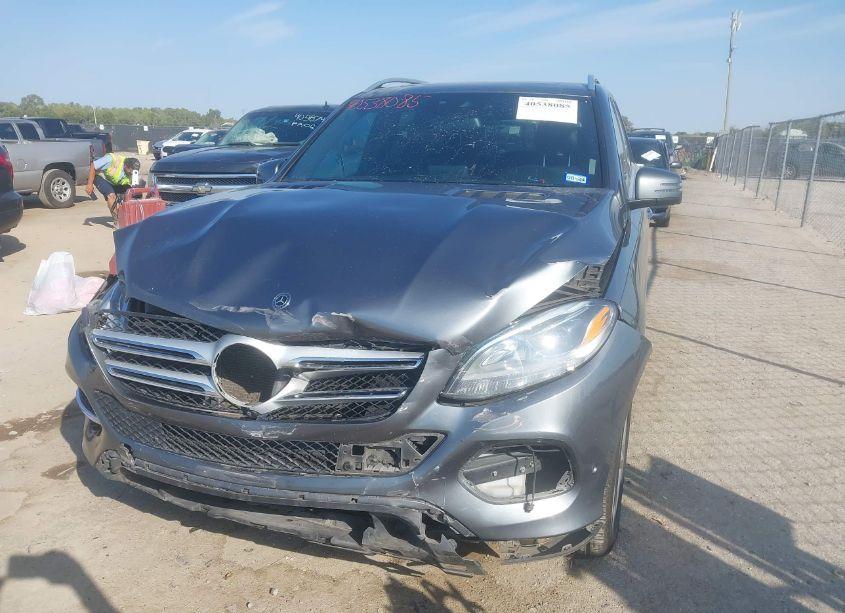 Photo 2 of 2018 Mercedes-benz Gle 350 4MATIC (VIN 4JGDA5HB4JA995732)