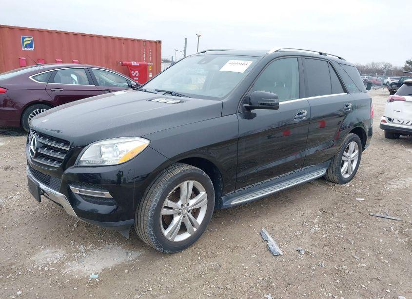 Photo 2 of 2013 Mercedes-benz Ml 350 4MATIC (VIN 4JGDA5HB5DA225351)