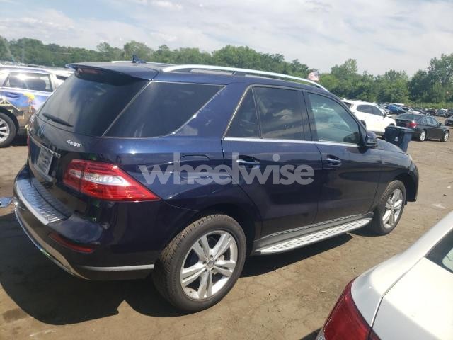 Photo 4 of 2015 MERCEDES-BENZ ML 350 4MATIC (VIN 4JGDA5HB6FA443981)