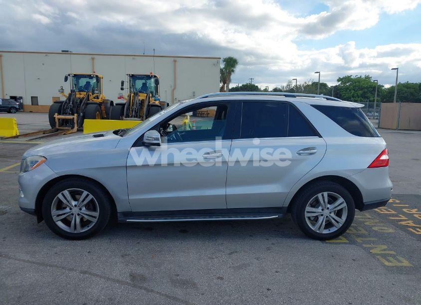 Photo 14 of 2013 Mercedes-benz Ml 350 4MATIC (VIN 4JGDA5HBXDA124869)