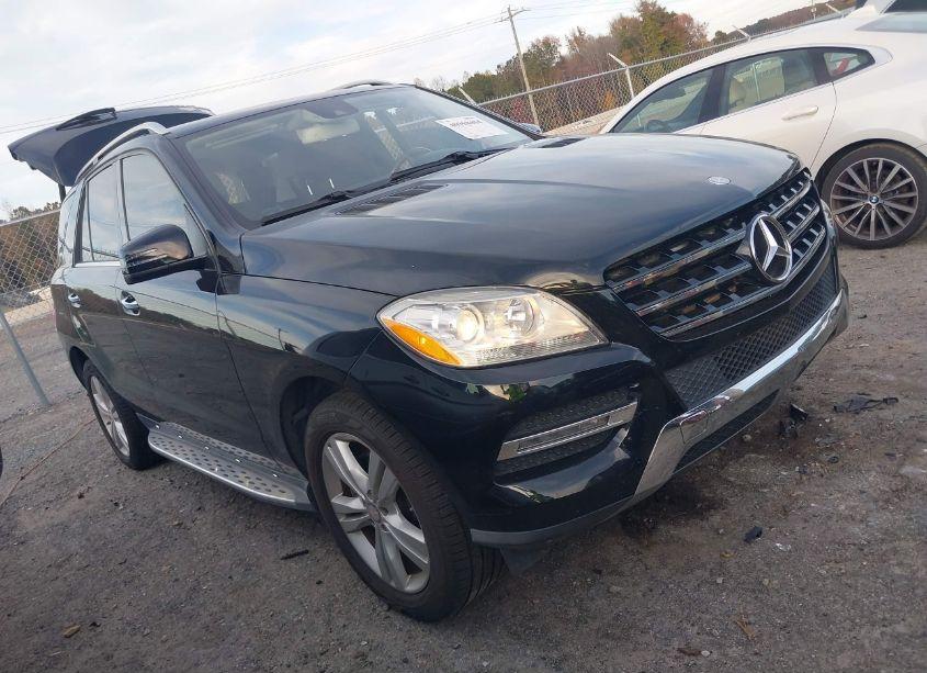 2015 Mercedes-benz Ml 350 (VIN 4JGDA5JB6FA489501) main photo