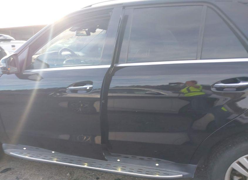 Photo 14 of 2015 Mercedes-benz Ml 350 (VIN 4JGDA5JB6FA489501)