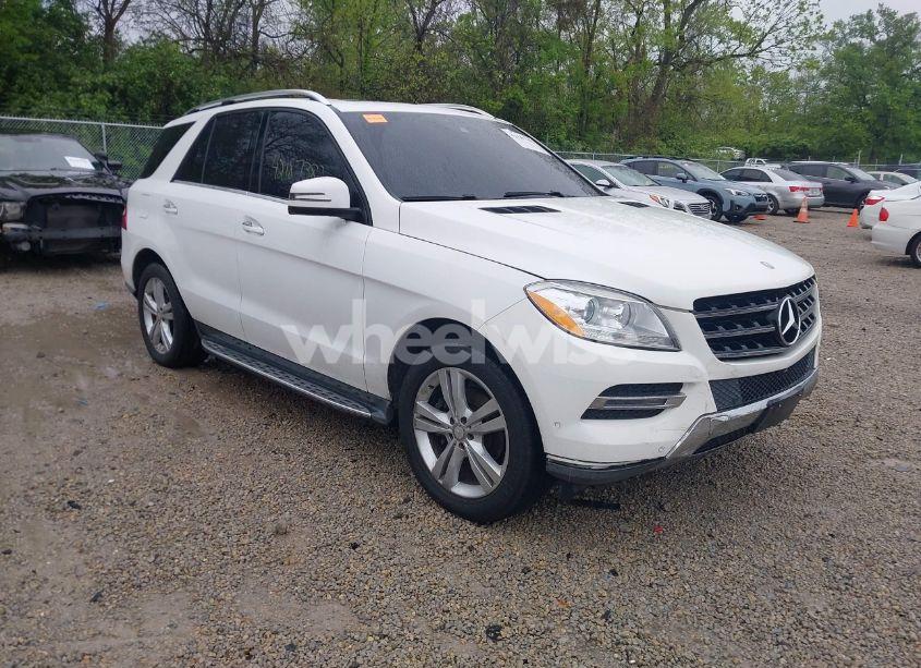 2015 Mercedes-benz Ml 350 (VIN 4JGDA5JB9FA555541) main photo