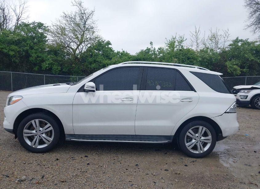 Photo 14 of 2015 Mercedes-benz Ml 350 (VIN 4JGDA5JB9FA555541)