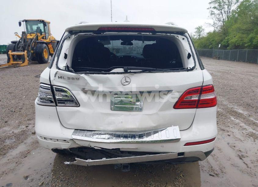 Photo 16 of 2015 Mercedes-benz Ml 350 (VIN 4JGDA5JB9FA555541)