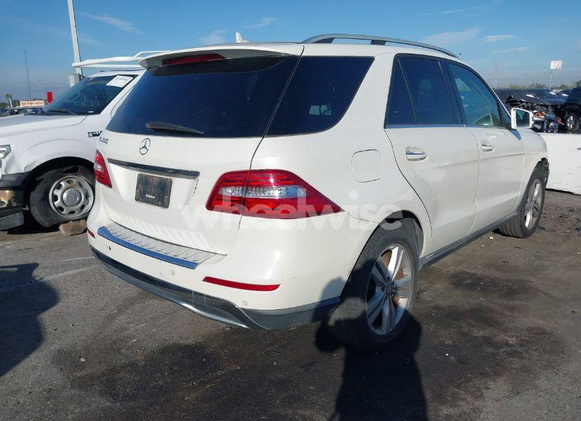 Photo 4 of 2015 Mercedes-benz Ml 350 (VIN 4JGDA5JBXFA571859)