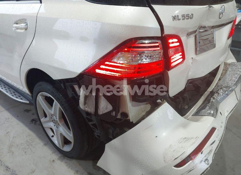 Photo 17 of 2013 Mercedes-benz Ml 550 4MATIC (VIN 4JGDA7DB3DA165765)