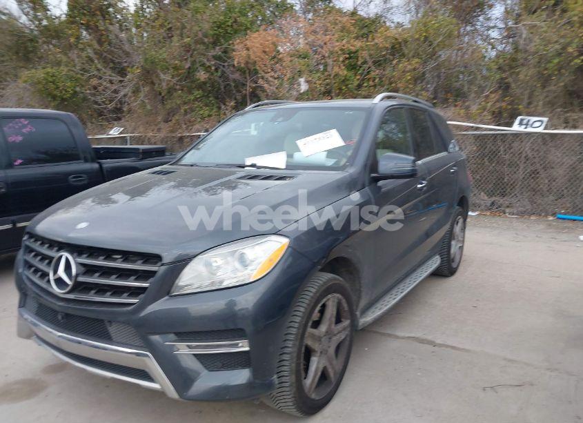 Photo 2 of 2014 Mercedes-benz Ml 550 4MATIC (VIN 4JGDA7DB8EA335507)