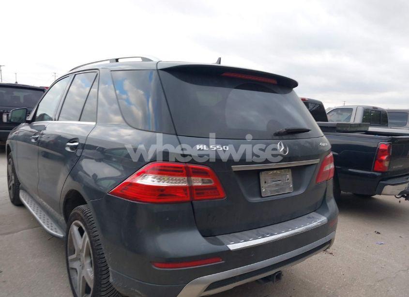 Photo 3 of 2014 Mercedes-benz Ml 550 4MATIC (VIN 4JGDA7DB8EA335507)