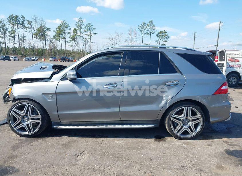 Photo 13 of 2013 Mercedes-benz Ml 63 AMG 4MATIC (VIN 4JGDA7EB9DA155725)