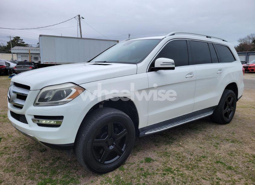 Photo 2 of 2015 Mercedes-benz Gl (VIN 4JGDF6EE2FA517080)