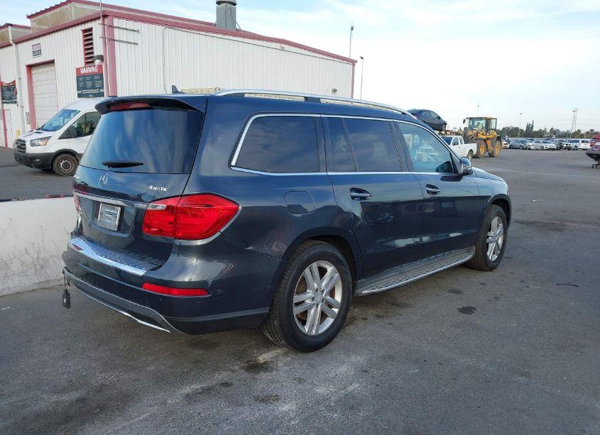 Photo 4 of 2015 Mercedes-benz Gl 450 4MATIC (VIN 4JGDF6EE6FA477179)