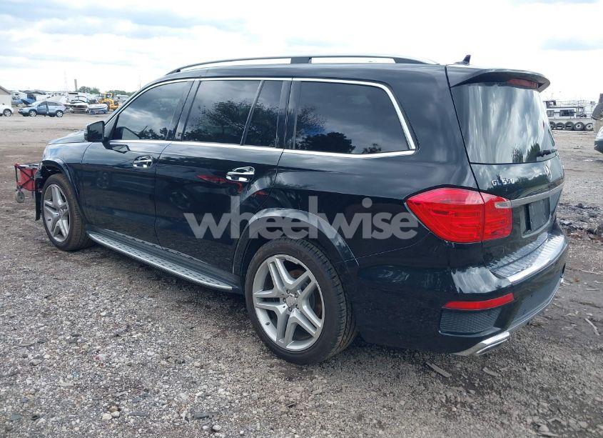 Photo 3 of 2016 Mercedes-benz Gl 550 4MATIC (VIN 4JGDF7DE1GA658697)