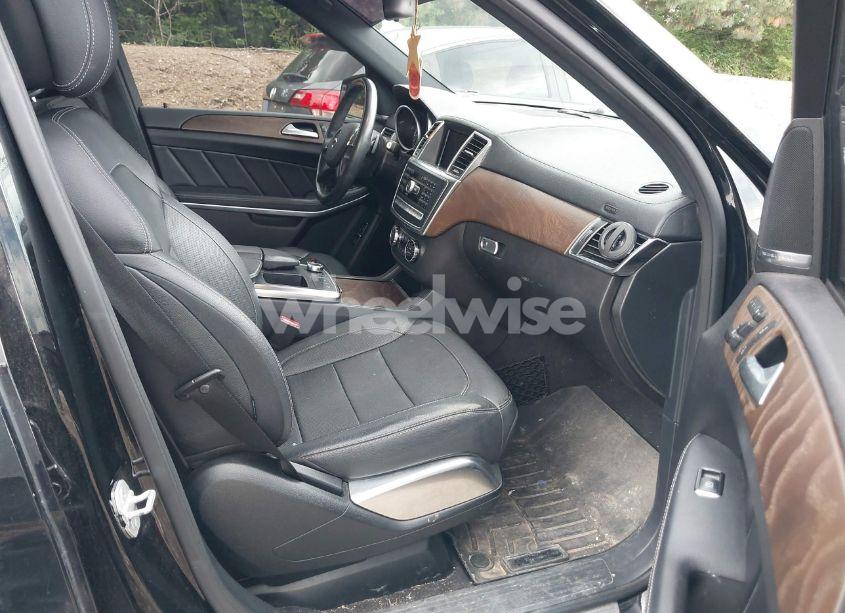 Photo 5 of 2016 Mercedes-benz Gl 550 4MATIC (VIN 4JGDF7DE1GA658697)