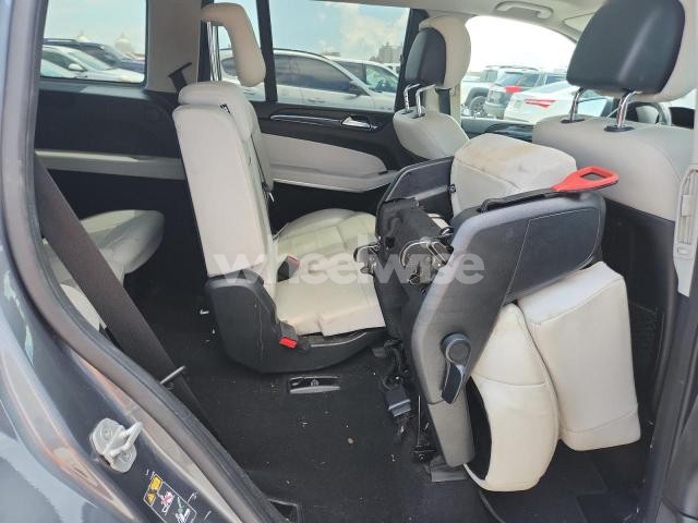 Photo 3 of 2018 MERCEDES-BENZ GLS 550 4MATIC N/A (VIN 4JGDF7DE1JB003179)