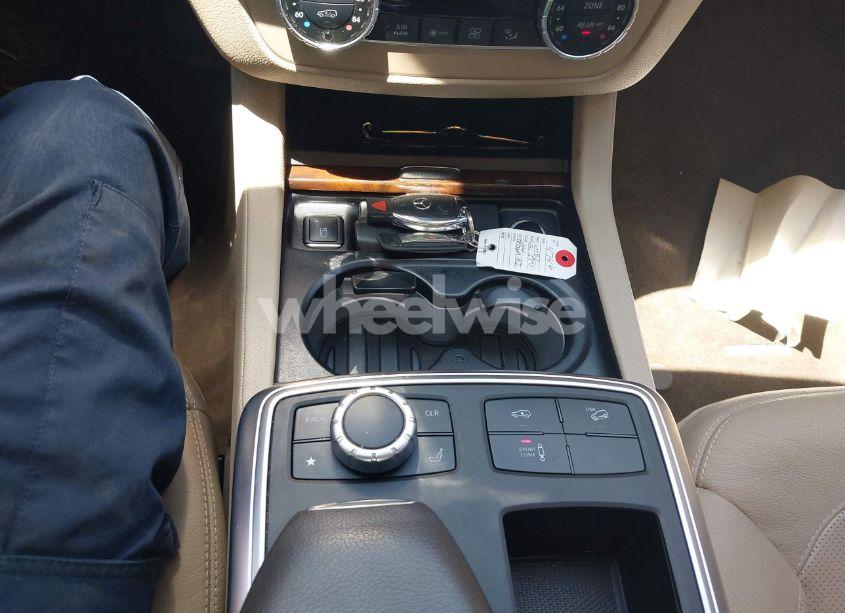 Photo 11 of 2015 Mercedes-benz Gl 550 4MATIC (VIN 4JGDF7DE2FA468258)