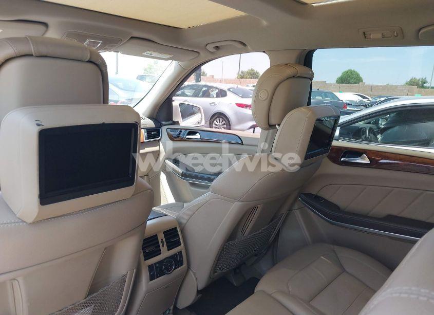 Photo 19 of 2015 Mercedes-benz Gl 550 4MATIC (VIN 4JGDF7DE2FA468258)