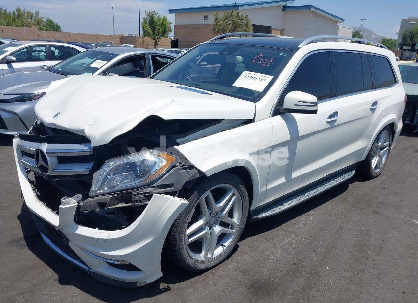 Photo 2 of 2015 Mercedes-benz Gl 550 4MATIC (VIN 4JGDF7DE2FA468258)