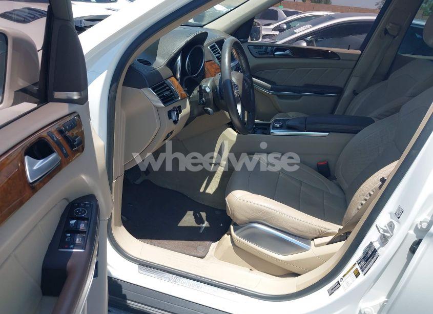 Photo 5 of 2015 Mercedes-benz Gl 550 4MATIC (VIN 4JGDF7DE2FA468258)