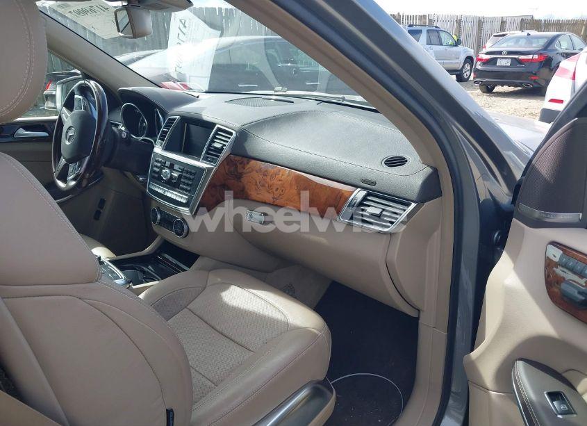 Photo 5 of 2015 Mercedes-benz Gl 550 4MATIC (VIN 4JGDF7DE2FA488946)