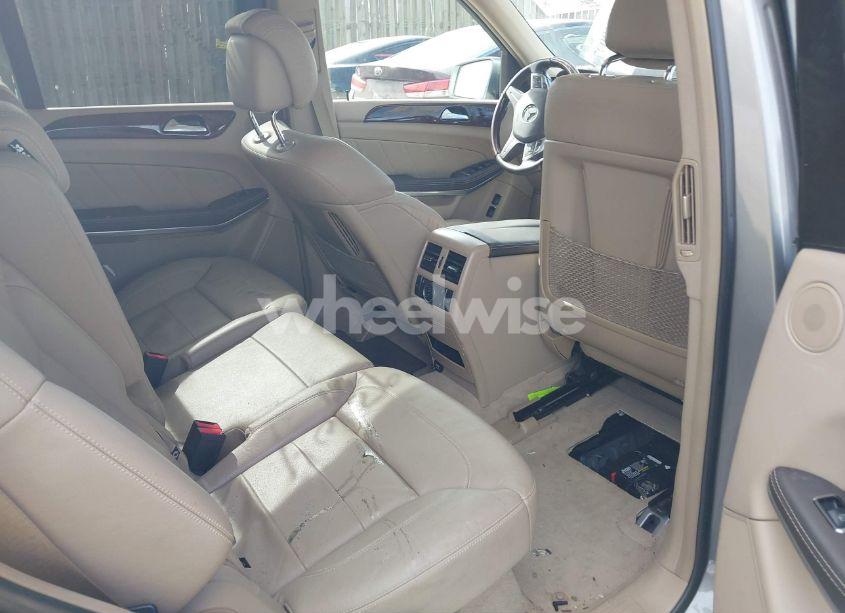 Photo 8 of 2015 Mercedes-benz Gl 550 4MATIC (VIN 4JGDF7DE2FA488946)