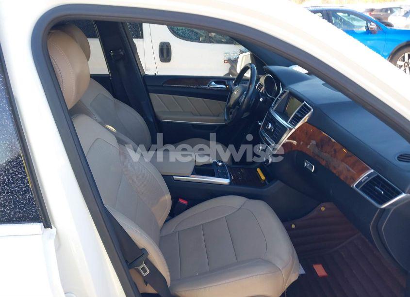 Photo 5 of 2015 Mercedes-benz Gl 550 4MATIC (VIN 4JGDF7DE2FA588593)