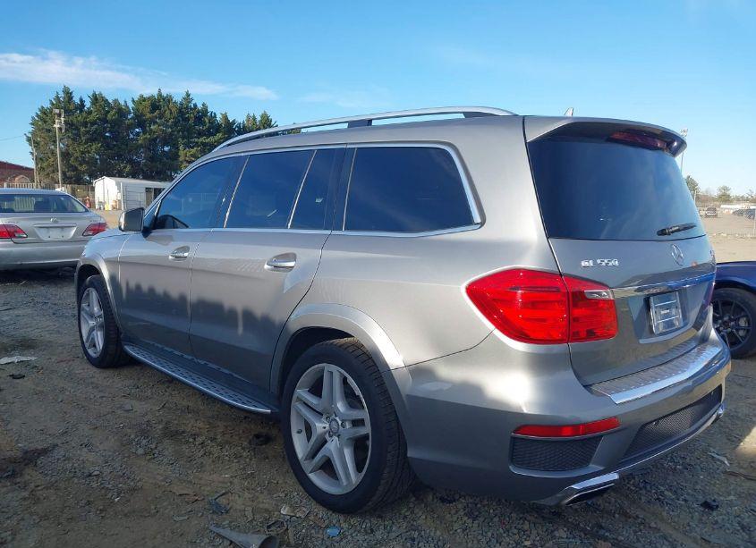 Photo 3 of 2015 Mercedes-benz Gl 550 4MATIC (VIN 4JGDF7DE3FA466339)