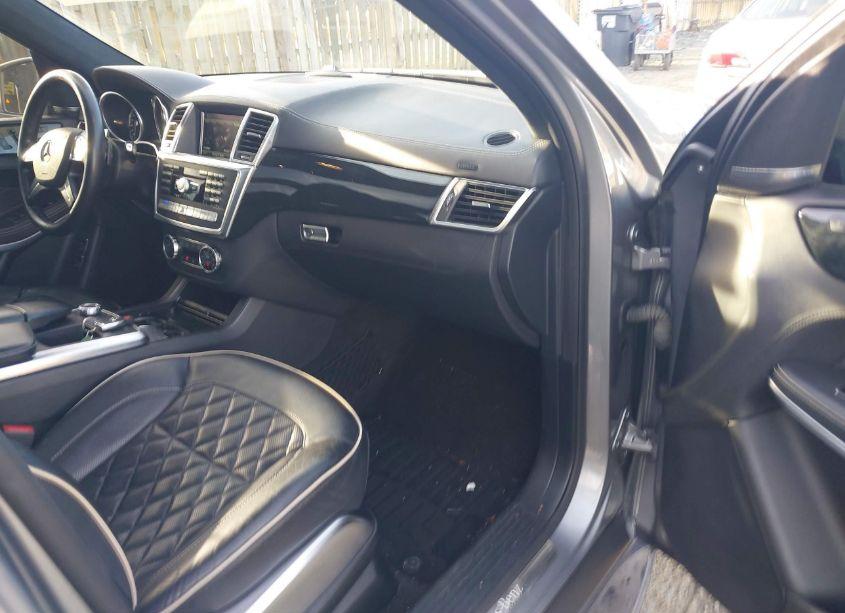 Photo 5 of 2015 Mercedes-benz Gl 550 4MATIC (VIN 4JGDF7DE3FA466339)