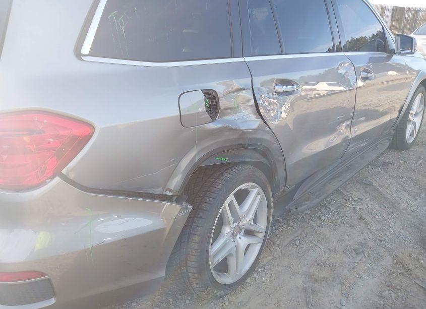 Photo 6 of 2015 Mercedes-benz Gl 550 4MATIC (VIN 4JGDF7DE3FA466339)