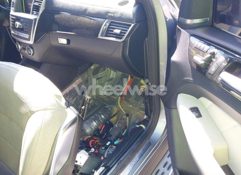 Photo 6 of 2015 Mercedes-benz Gl 550 4MATIC (VIN 4JGDF7DE5FA466293)