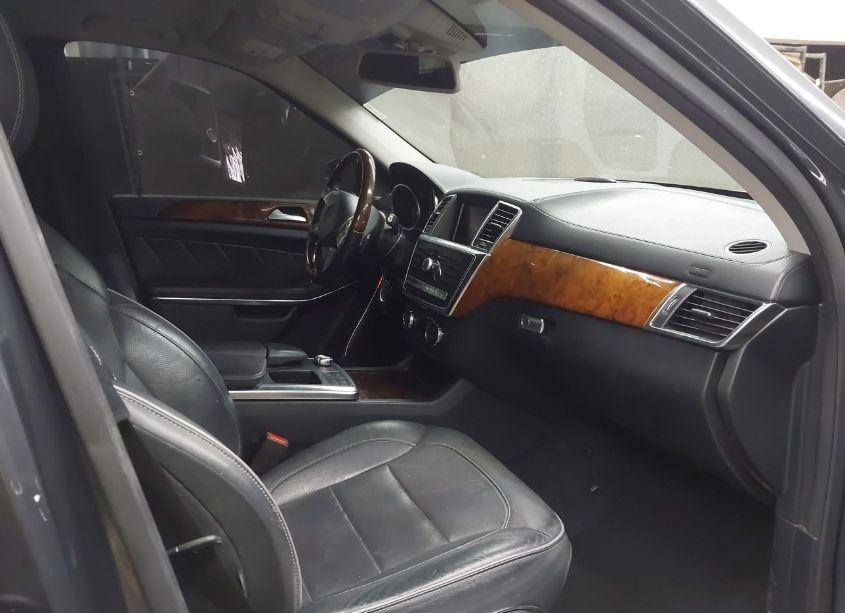 Photo 5 of 2013 Mercedes-benz Gl 550 4MATIC (VIN 4JGDF7DE7DA240222)