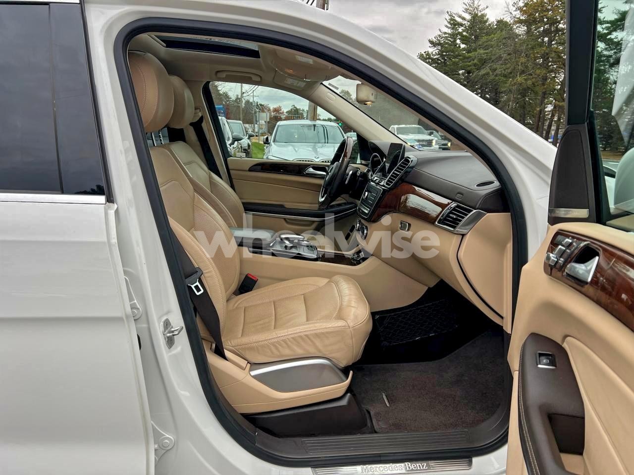 Photo 5 of 2018 MERCEDES-BENZ GLS 550 4MATIC (VIN 4JGDF7DE7JB046604)