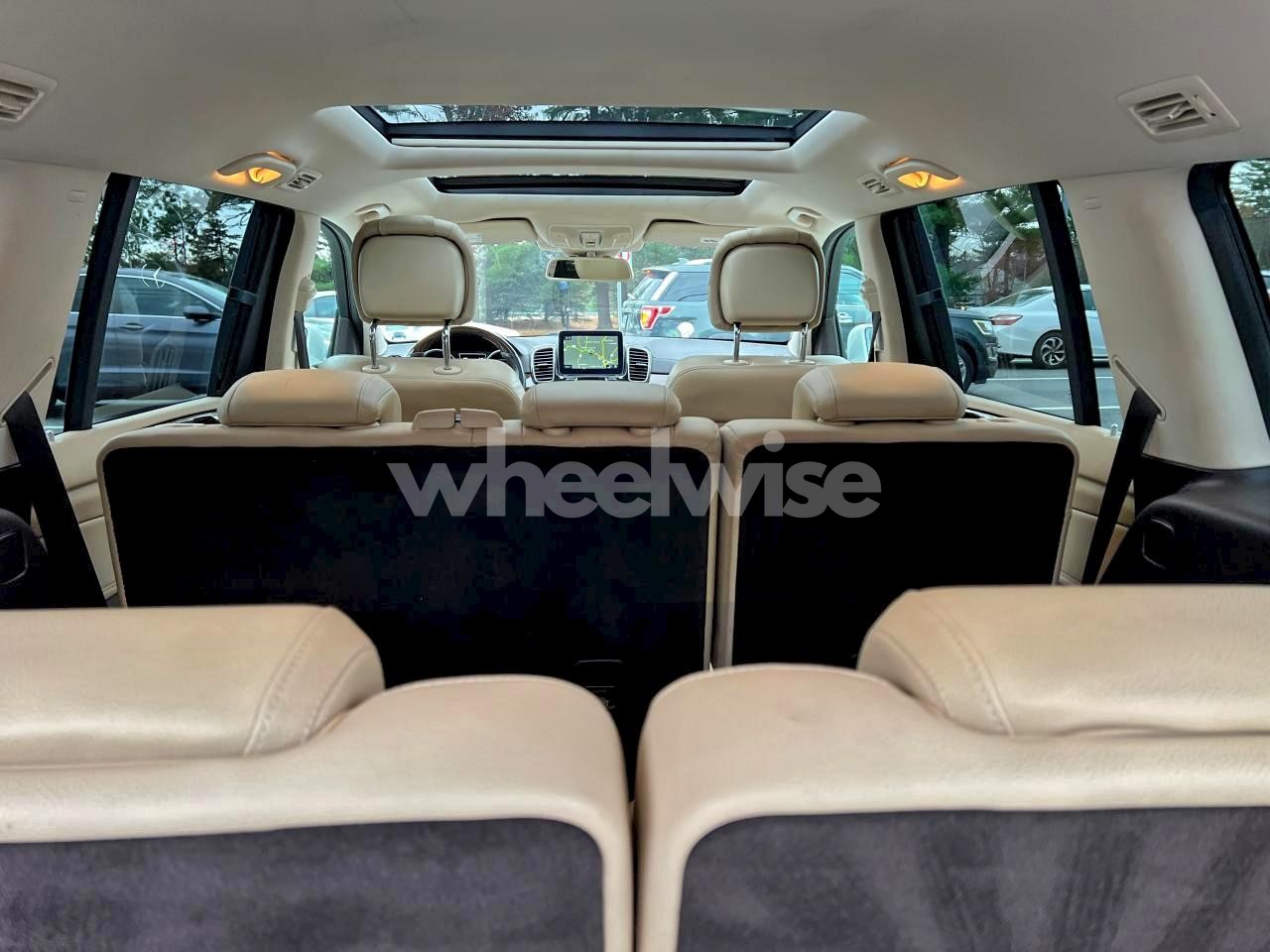 Photo 9 of 2018 MERCEDES-BENZ GLS 550 4MATIC (VIN 4JGDF7DE7JB046604)